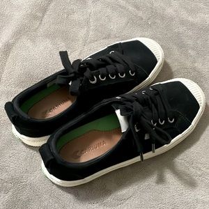 Cariuma black suede women’s size 6